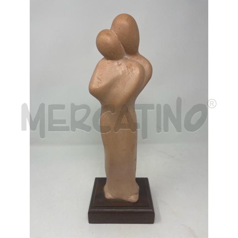 SCULTURA ABBRACCIO FIRMATA BASE LEGNO | Mercatino dell'Usato Roma cinecitta' 1