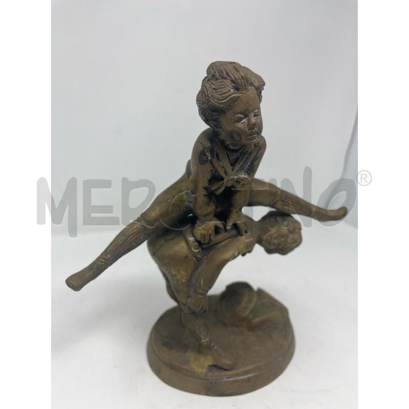 STATUETTA BAMBINI CHE GIOCANO ALLA CAVALLINA OTTONE | Mercatino dell'Usato Roma cinecitta' 3