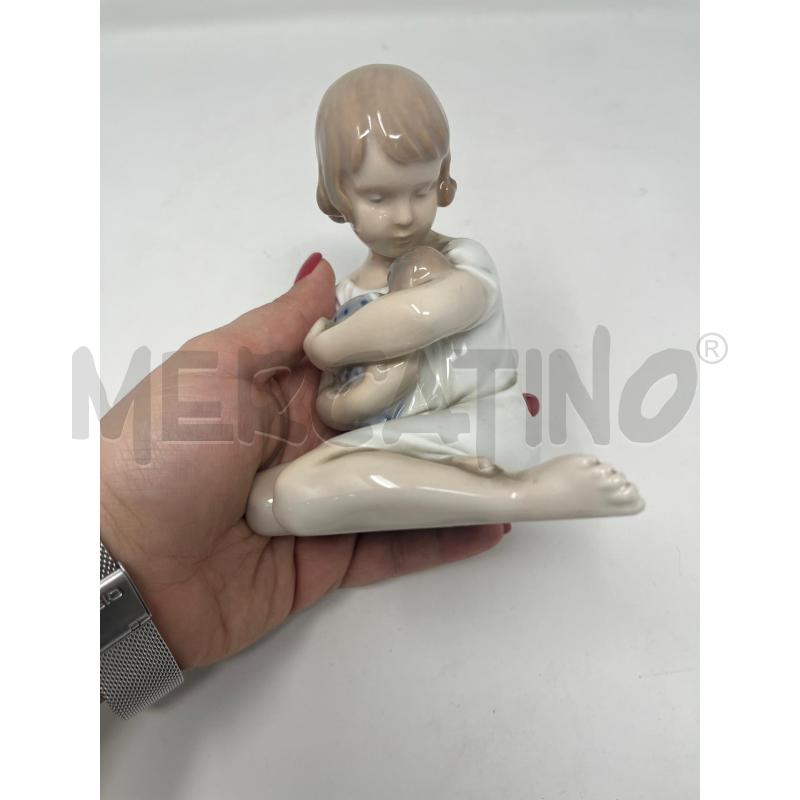 STATUETTA ROYAL COPHENAGEN BAMBINA CON BAMBOLA 1938 | Mercatino dell'Usato Roma cinecitta' 2