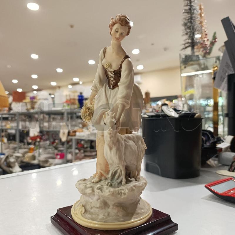 STATUETTA GIUSEPPE ARMANI | Mercatino dell'Usato Tivoli 2