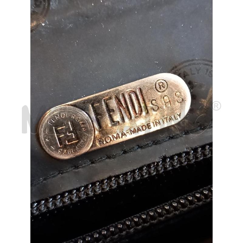 BORSA FENDI A BUSTA BIANCO TRACOLLA DA RIV | Mercatino dell'Usato Roma porta di roma 3