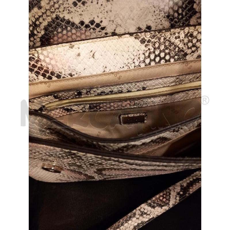 BORSETTA D GUESS BIANCO STAMPA PITONE ROSA | Mercatino dell'Usato Roma porta di roma 3