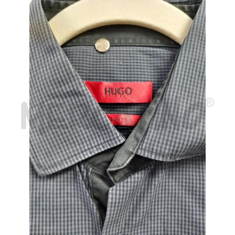 CAMICIA U HUGO BOSS BLU QUADRI NERO | Mercatino dell'Usato Roma porta di roma 2
