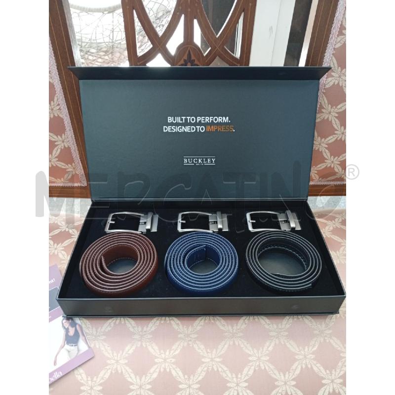 COFANETTO CINTURA BUCKLEY FIBBIA AUTOMATICA MARRONE NERO BLU | Mercatino dell'Usato Roma porta di roma 1