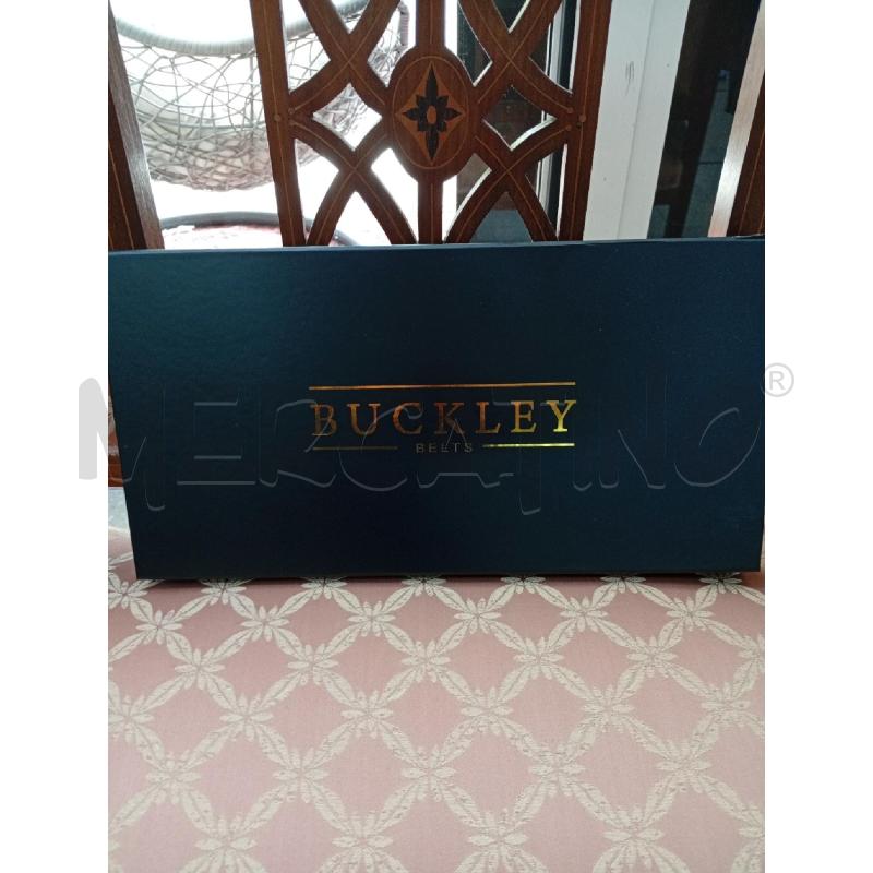 COFANETTO CINTURA BUCKLEY FIBBIA AUTOMATICA MARRONE NERO BLU | Mercatino dell'Usato Roma porta di roma 2