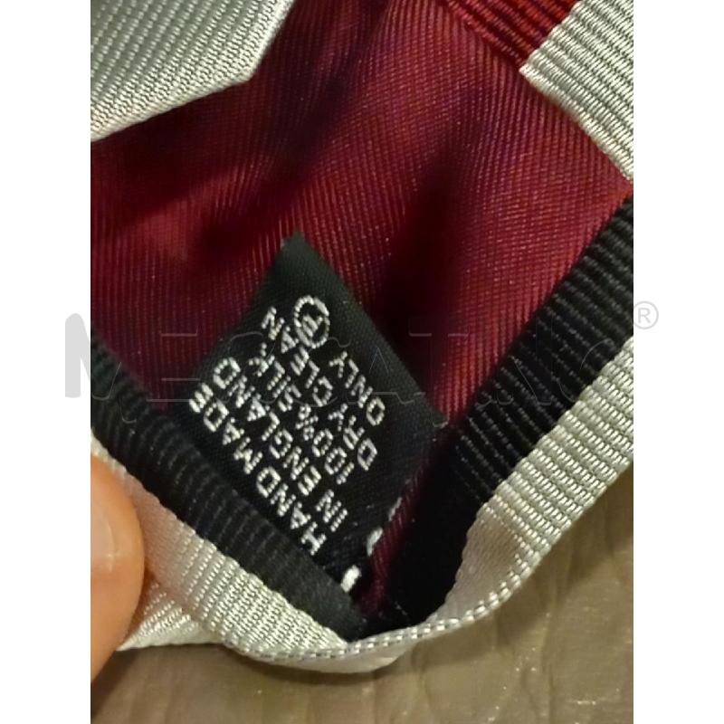 CRAVATTA HOLLIDAY & BROWN REGIMENTAL BIANCO/NERO/ROSSO PURA SETA | Mercatino dell'Usato Roma porta di roma 4