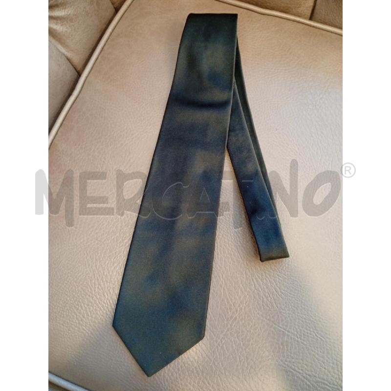 CRAVATTA VALENTINO NERO | Mercatino dell'Usato Roma porta di roma 1