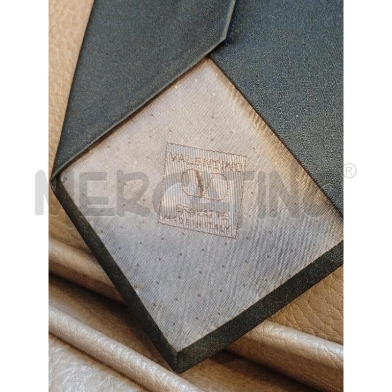 CRAVATTA VALENTINO NERO | Mercatino dell'Usato Roma porta di roma 3