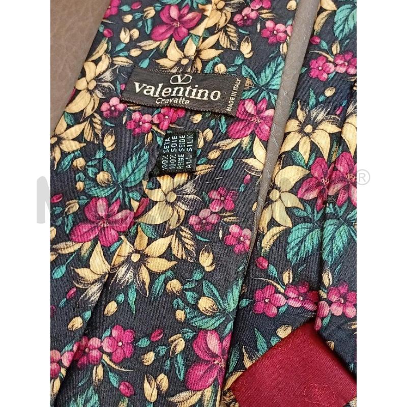 CRAVATTA VALENTINO NERO FANTASIA FLOREALE BEIGE ROSA | Mercatino dell'Usato Roma porta di roma 3