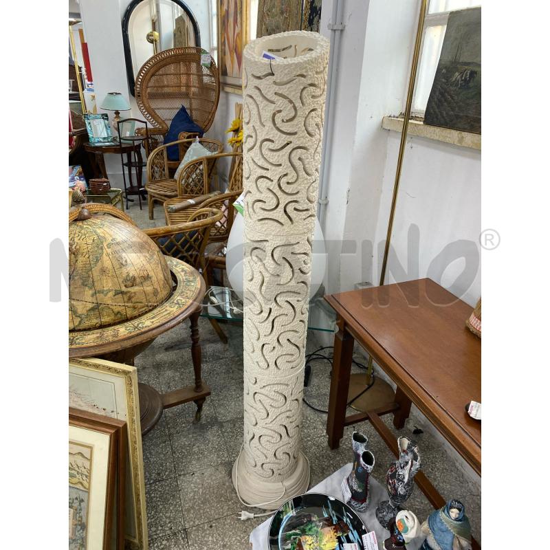 LAMPADA DA TERRA GESSO | Mercatino dell'Usato Roma porta di roma 1