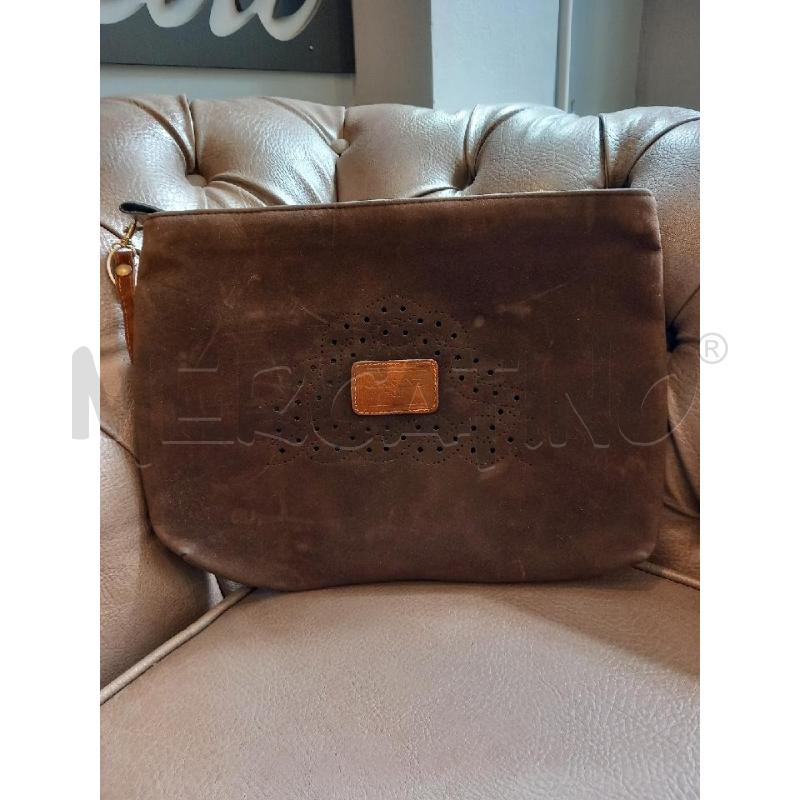 POCHETTE CHANLINE PARIS MARRONE TRAFORATO | Mercatino dell'Usato Roma porta di roma 1
