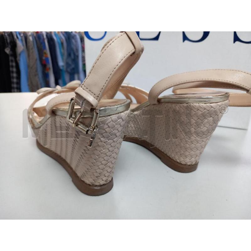 SANDALI D GUESS DORATO SCATOLA | Mercatino dell'Usato Roma porta di roma 2