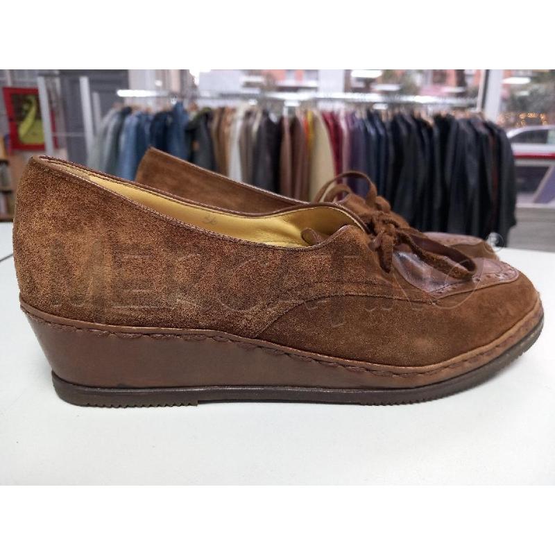SCARPE DONNA ARTIGIANALI CAMOSCIO MARRONE | Mercatino dell'Usato Roma porta di roma 2