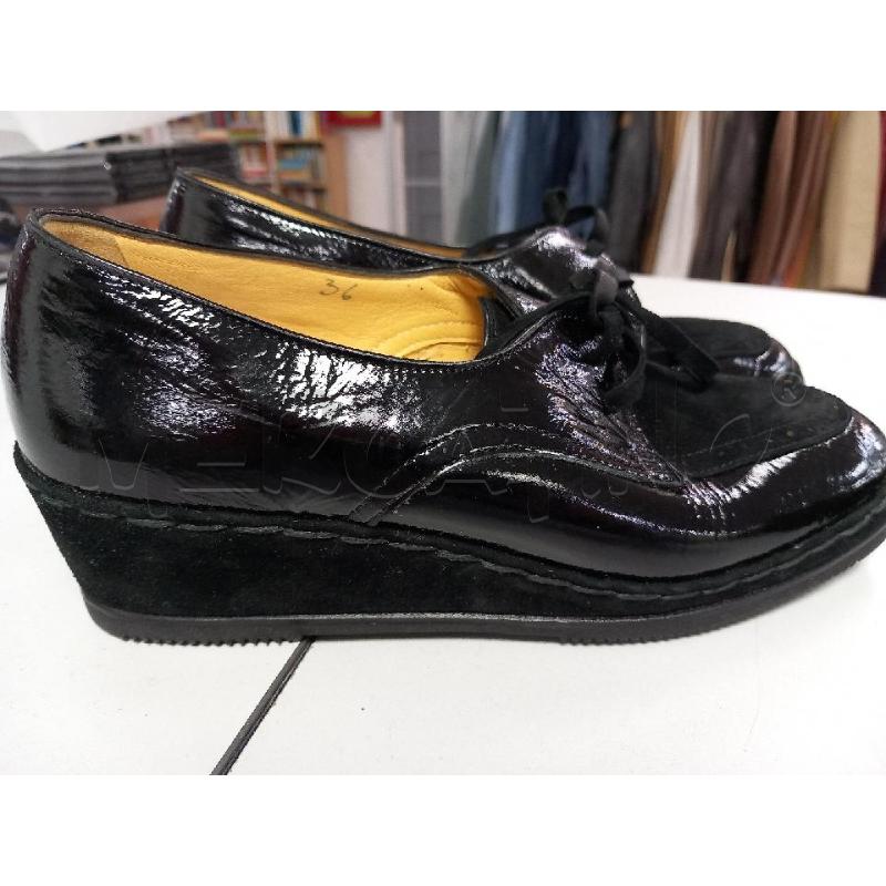 SCARPE DONNA ARTIGIANALI NERE VERNICIATE | Mercatino dell'Usato Roma porta di roma 2