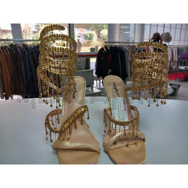 SCARPE DONNA TACCO STEPHAN DORATE CAMPANELLINI | Mercatino dell'Usato Roma porta di roma 1