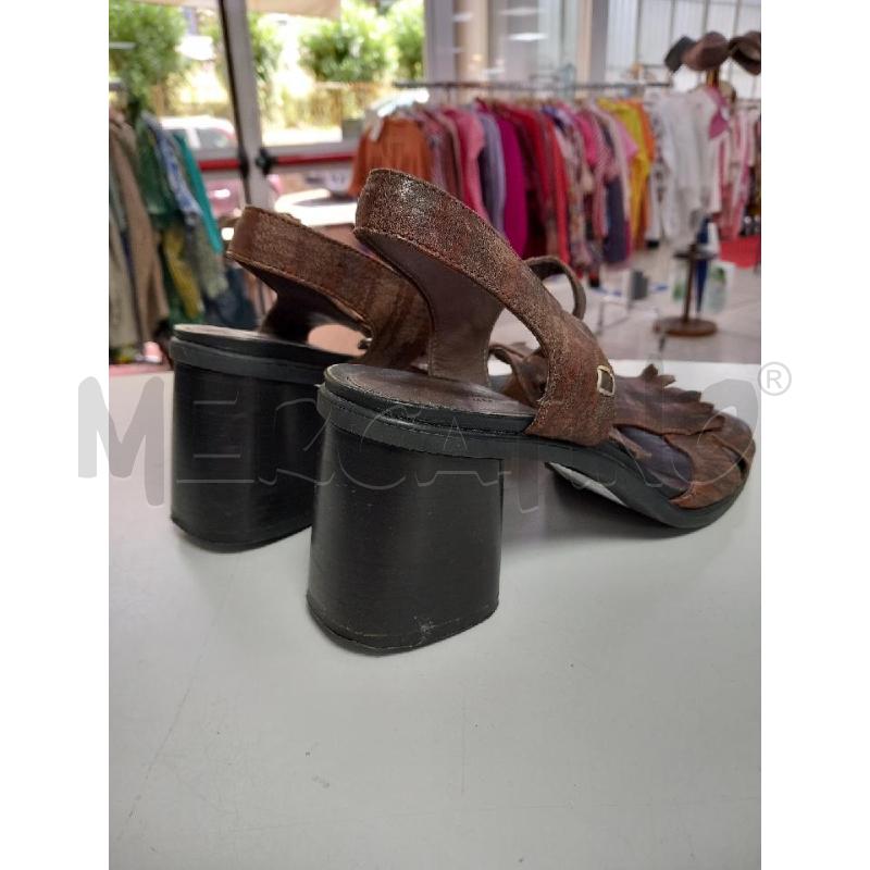 SCARPE D COLLECTION PRIVEE MARRONE | Mercatino dell'Usato Roma porta di roma 2