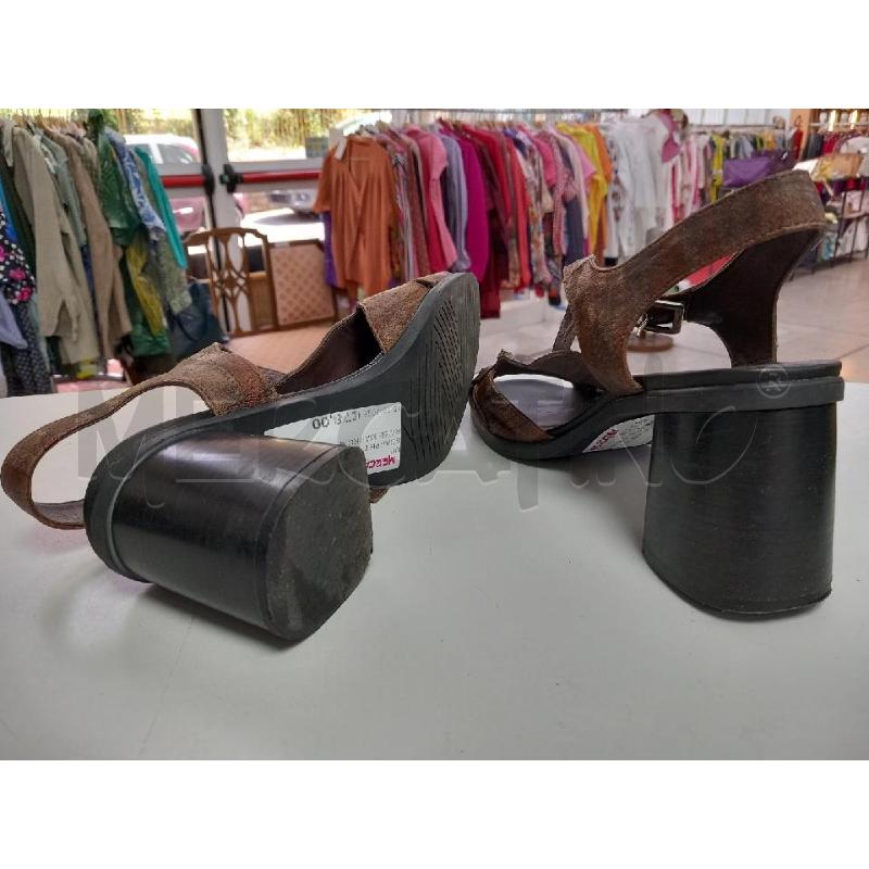 SCARPE D COLLECTION PRIVEE MARRONE | Mercatino dell'Usato Roma porta di roma 3