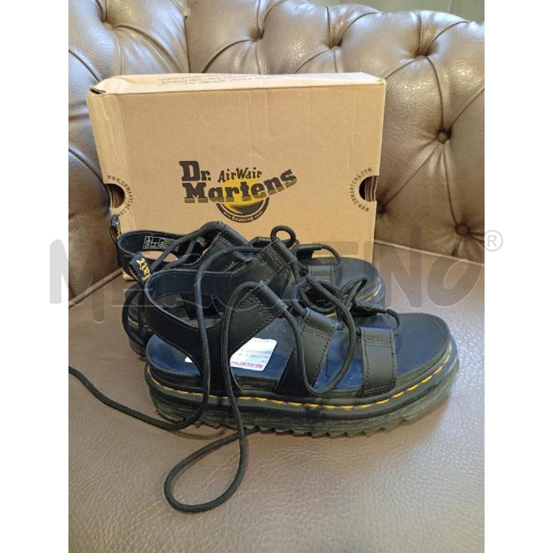 SCARPE D DR MARTENS NERO NARTILLA SCATOLA | Mercatino dell'Usato Roma porta di roma 2