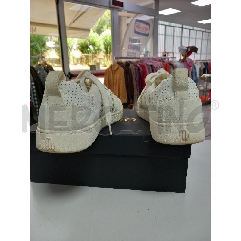 SNEAKERS D MAJE BIANCO SCATOLA BORCHIE STELLE DORATO | Mercatino dell'Usato Roma porta di roma 3