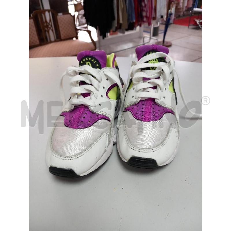 SNEAKERS D NIKE AIR HUARACHE DH4439-101 | Mercatino dell'Usato Roma porta di roma 1