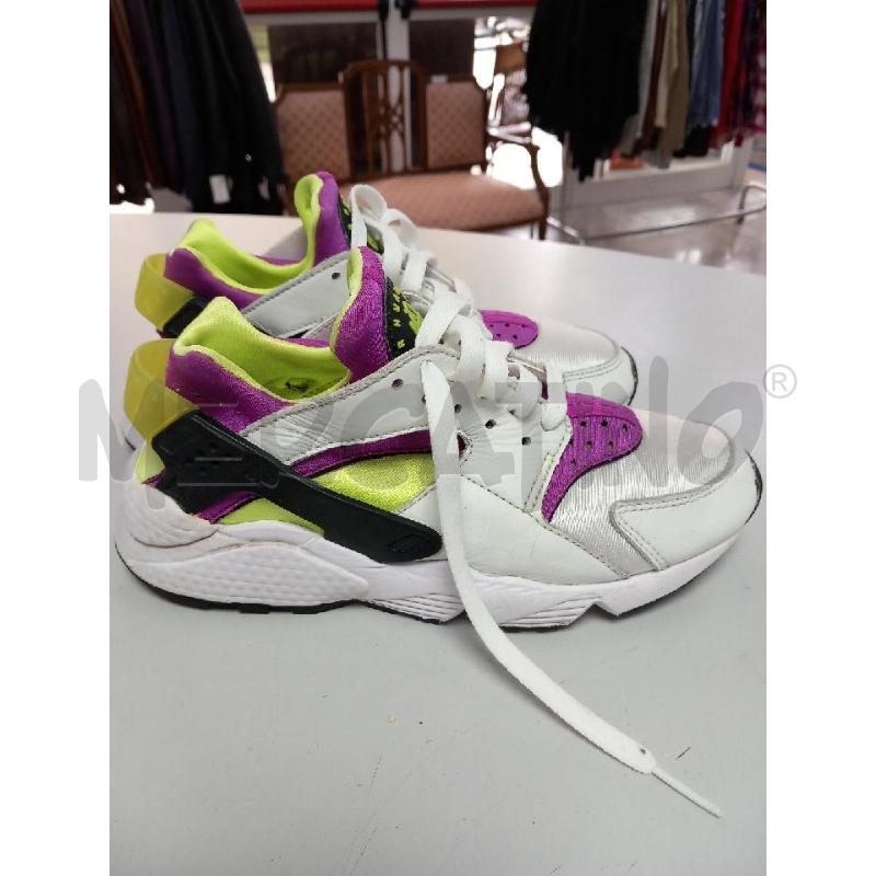SNEAKERS D NIKE AIR HUARACHE DH4439-101 | Mercatino dell'Usato Roma porta di roma 2