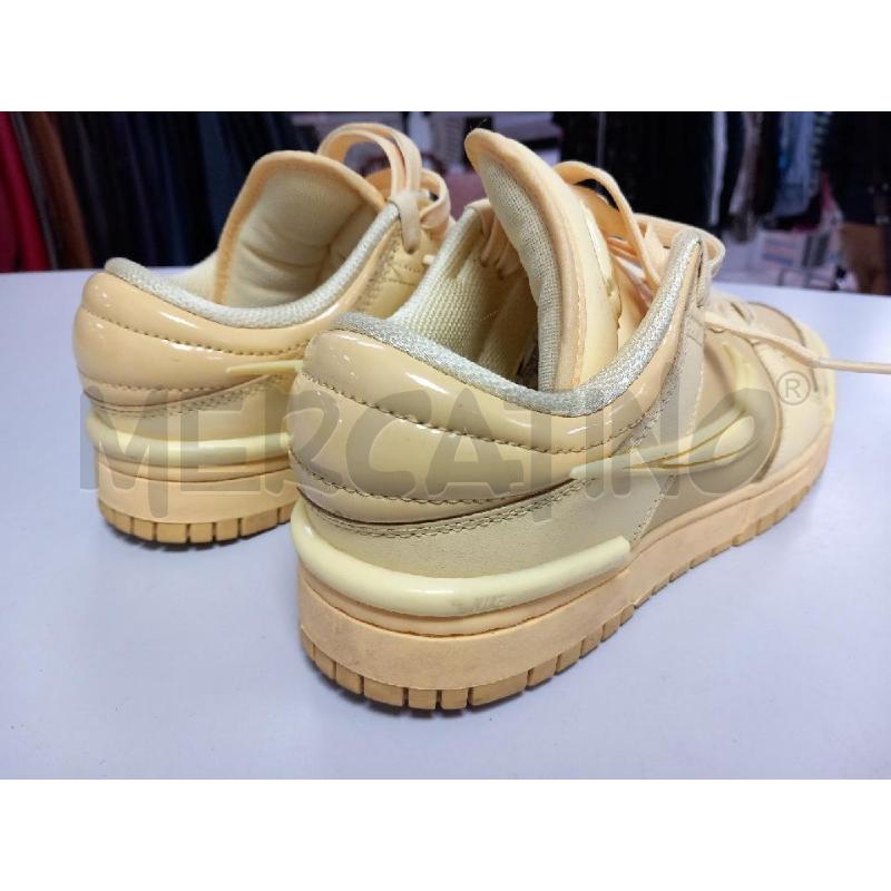 SNEAKERS NIKE DUNK LOW GIALLE | Mercatino dell'Usato Roma porta di roma 2