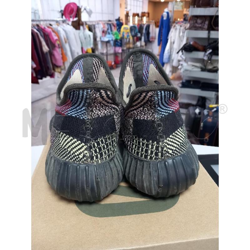 SNEAKERS UOMO YEEZY BOOST  350 SCATOLA | Mercatino dell'Usato Roma porta di roma 3