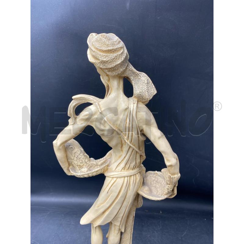 STATUINA  RESINA ASIATICA | Mercatino dell'Usato Roma porta di roma 3
