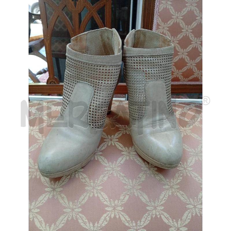 STIVALETTI D NERO GIARDINI BEIGE PELLE TRAFORATI | Mercatino dell'Usato Roma porta di roma 1