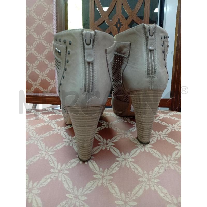STIVALETTI D NERO GIARDINI BEIGE PELLE TRAFORATI | Mercatino dell'Usato Roma porta di roma 3