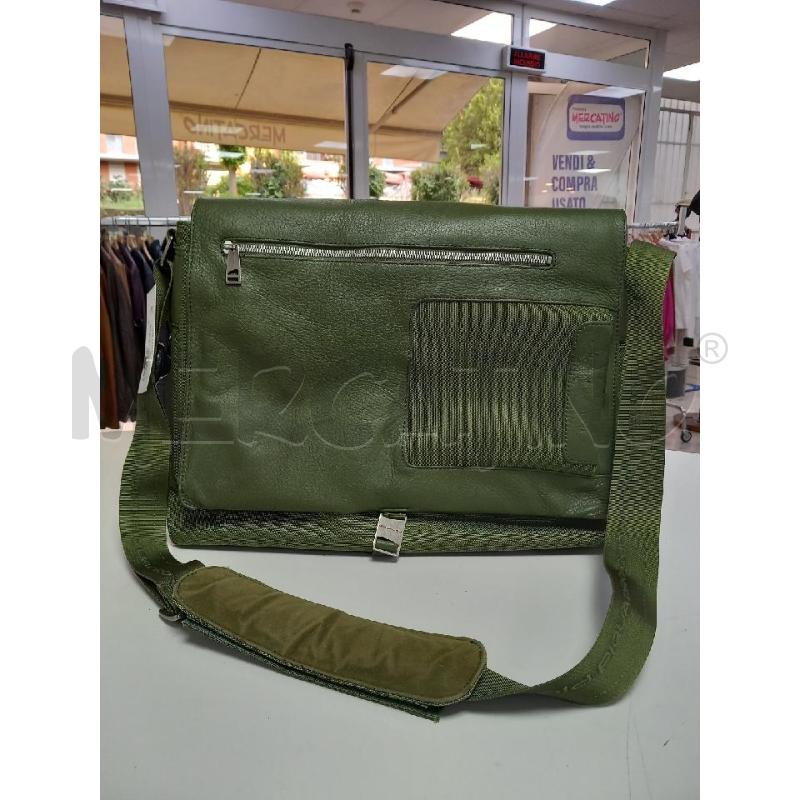 VALIGETTA PELLE PIQUADRO VERDE | Mercatino dell'Usato Roma porta di roma 1