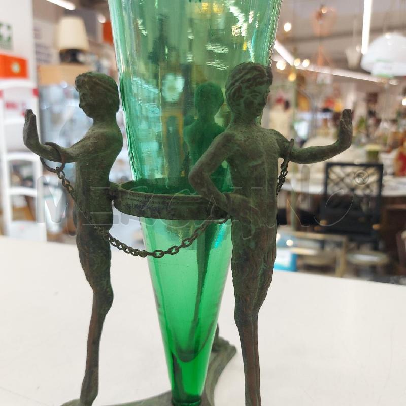 ANFORA VETRO VERDE BASE CROMO 3 PERSONAGGI | Mercatino dell'Usato Roma somalia 5