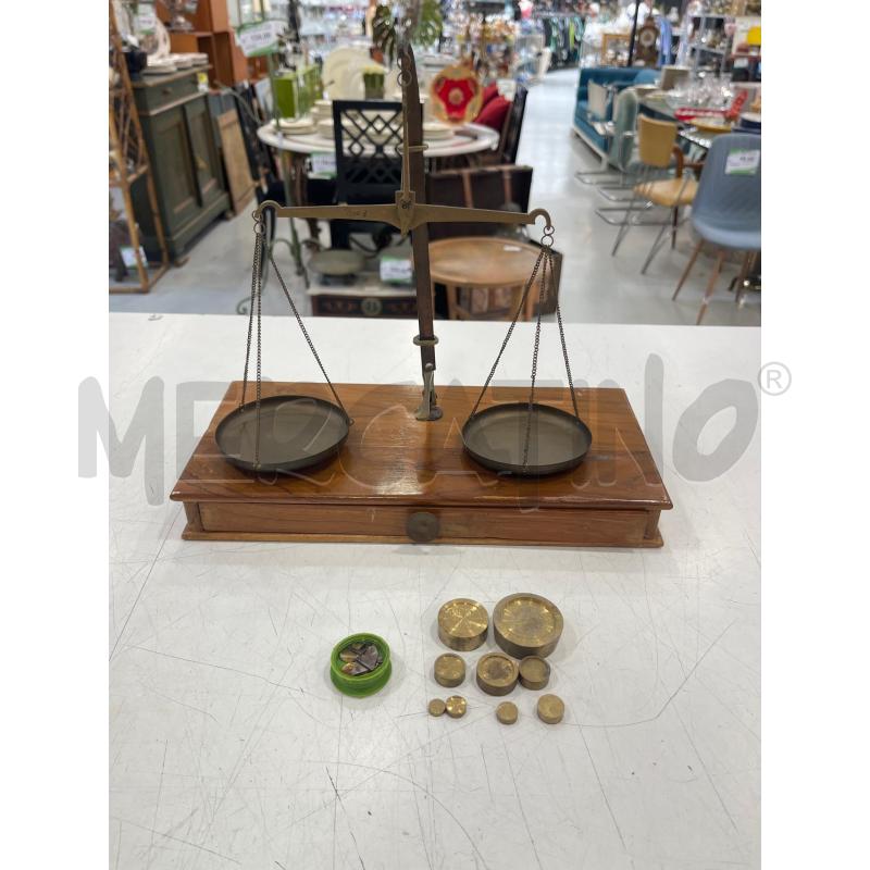 BILANCIA  PICCOLA LEGNO 1 CASS + PESI ACC 1 | Mercatino dell'Usato Roma somalia 1