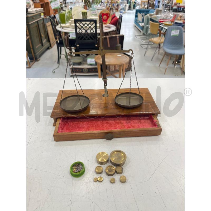 BILANCIA  PICCOLA LEGNO 1 CASS + PESI ACC 1 | Mercatino dell'Usato Roma somalia 2