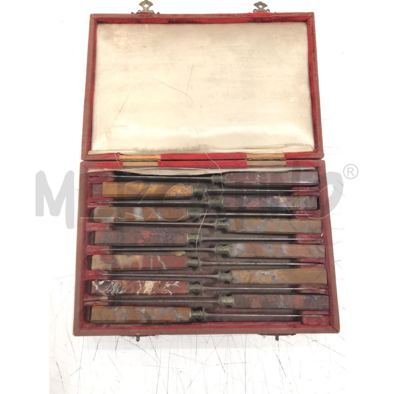 COLTELLI INGLESI MANICO AGATA 12PZ | Mercatino dell'Usato Roma somalia 1