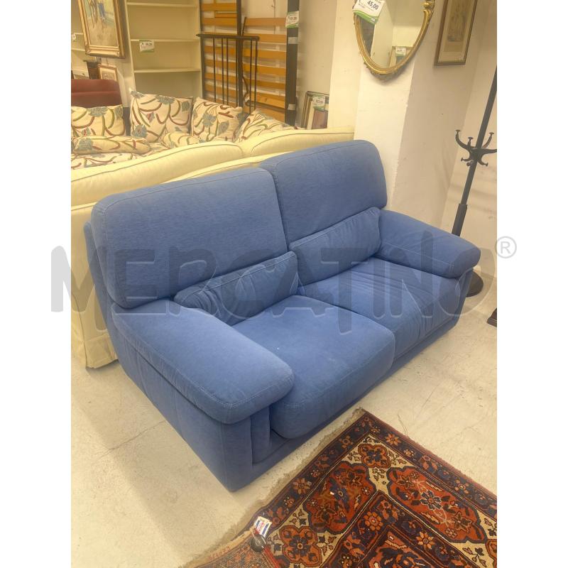 DIVANO 2 POSTI BLU  | Mercatino dell'Usato Roma somalia 2