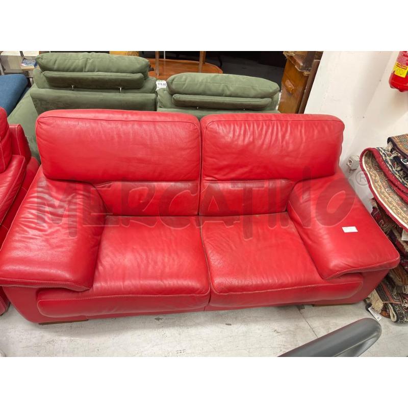 DIVANO 2 POSTI PELLE ROSSO | Mercatino dell'Usato Roma somalia 2