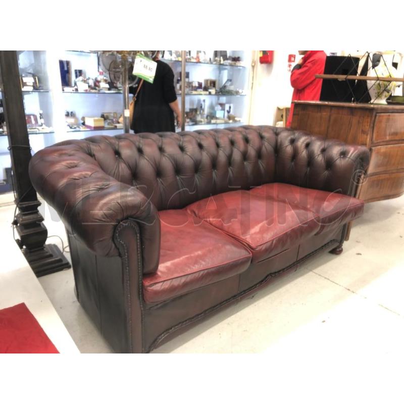 DIVANO CHESTER PELLE BORDEAUX 3/P | Mercatino dell'Usato Roma somalia 1