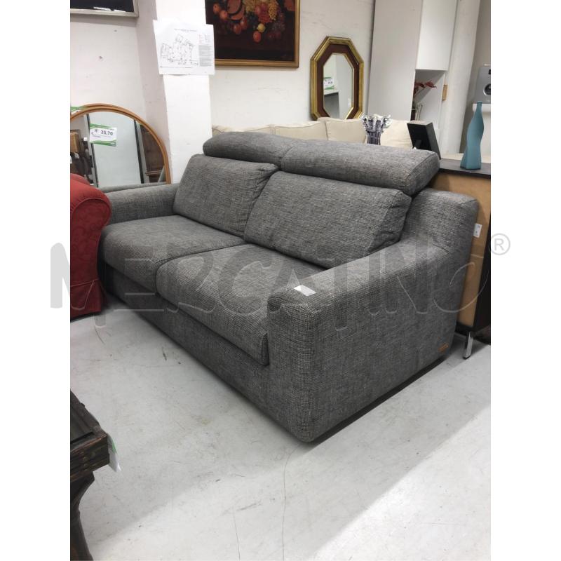 DIVANO GRIGIO POLTRONE SOFA' 2/P | Mercatino dell'Usato Roma somalia 1