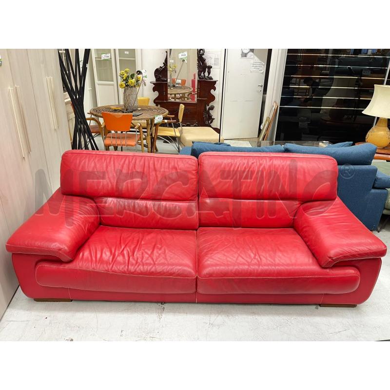 DIVANO  3  POSTI PELLE ROSSO | Mercatino dell'Usato Roma somalia 2