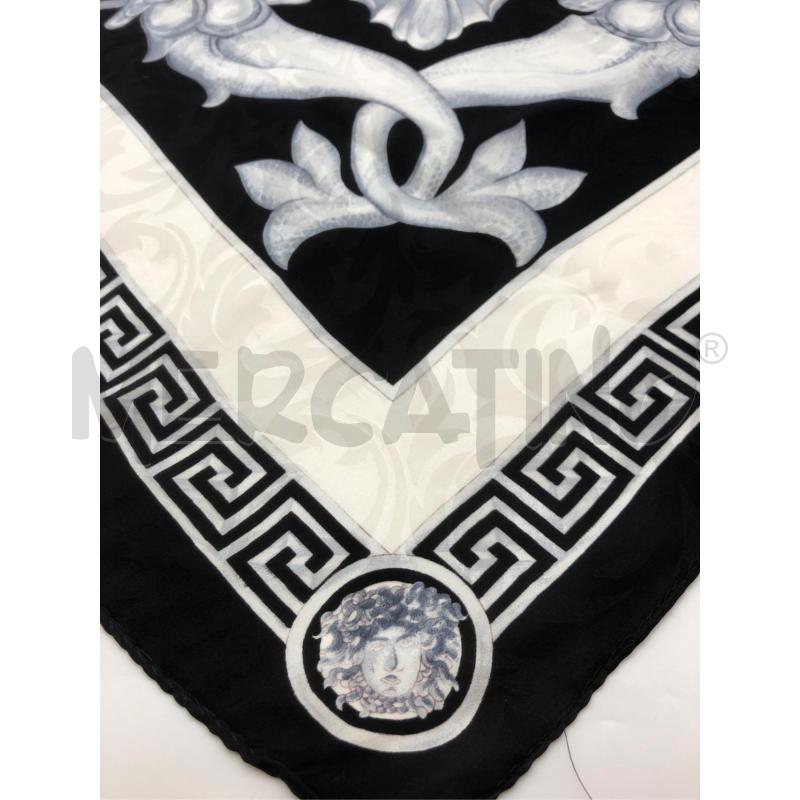 FOULARD ATELIER VERSACE BIANCO NERO FANTASIA  | Mercatino dell'Usato Roma somalia 4