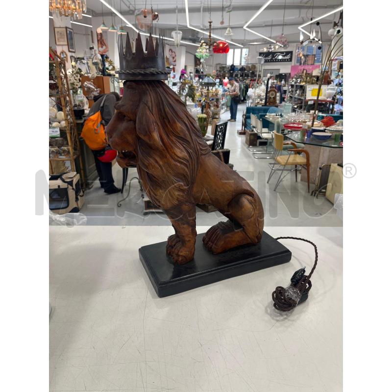 LAMPADA LEONE LEGNO BASE NERA  | Mercatino dell'Usato Roma somalia 2
