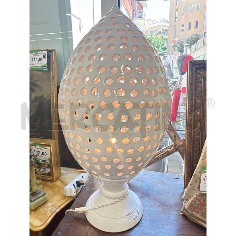 LAMPADA  PIGNA BIANCA BUCHERELLATA  | Mercatino dell'Usato Roma somalia 1
