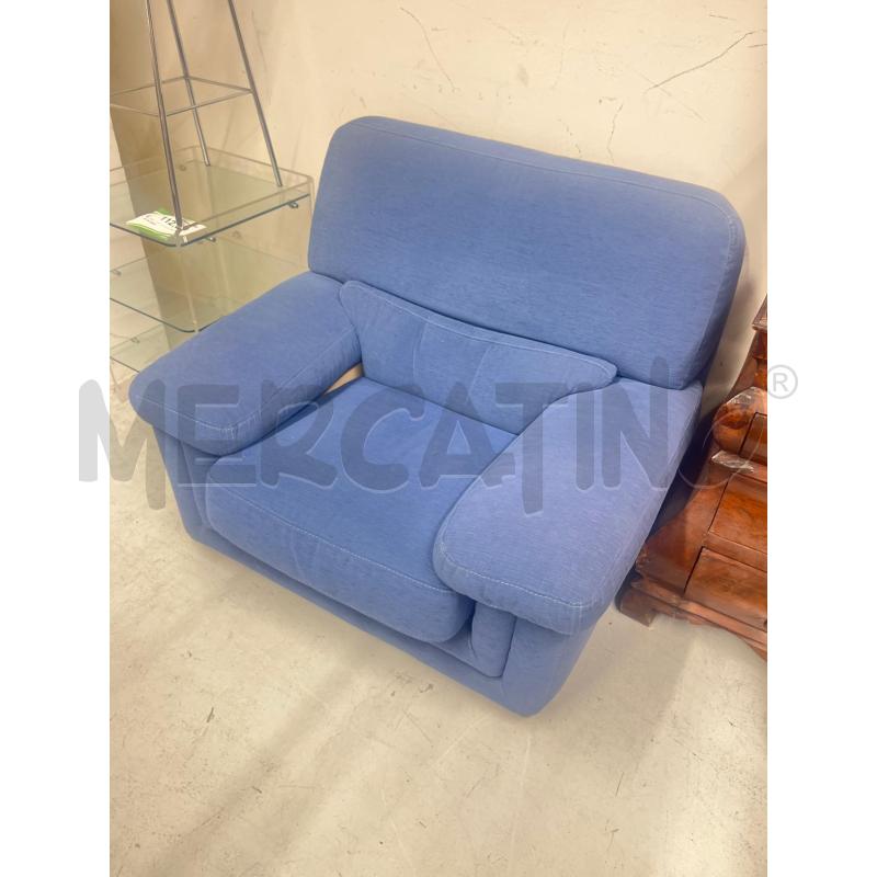 POLTRONA  BLU CHATEAU D'AX  | Mercatino dell'Usato Roma somalia 2
