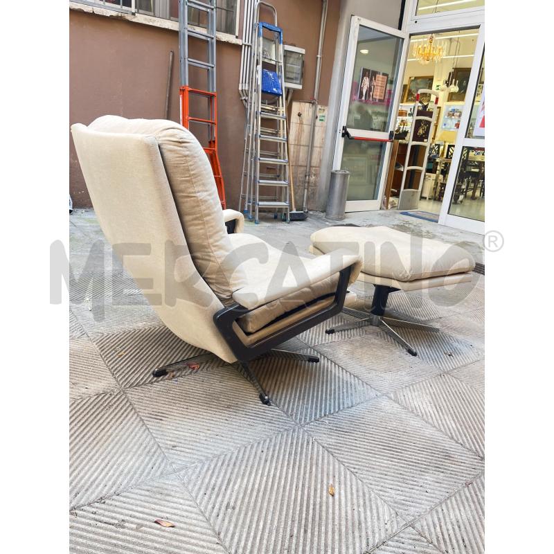 POLTRONA  STOFFA BEIGE + POUF | Mercatino dell'Usato Roma somalia 4