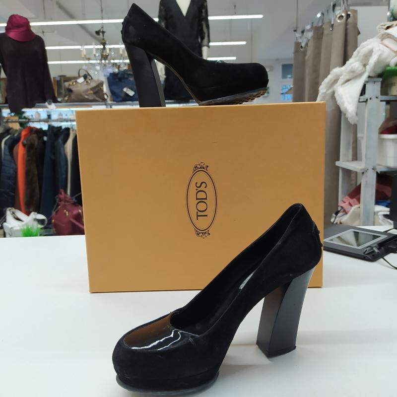 SCARPE DONNA TOD'S ALTE NERE PUNTA VERNICE | Mercatino dell'Usato Roma  somalia