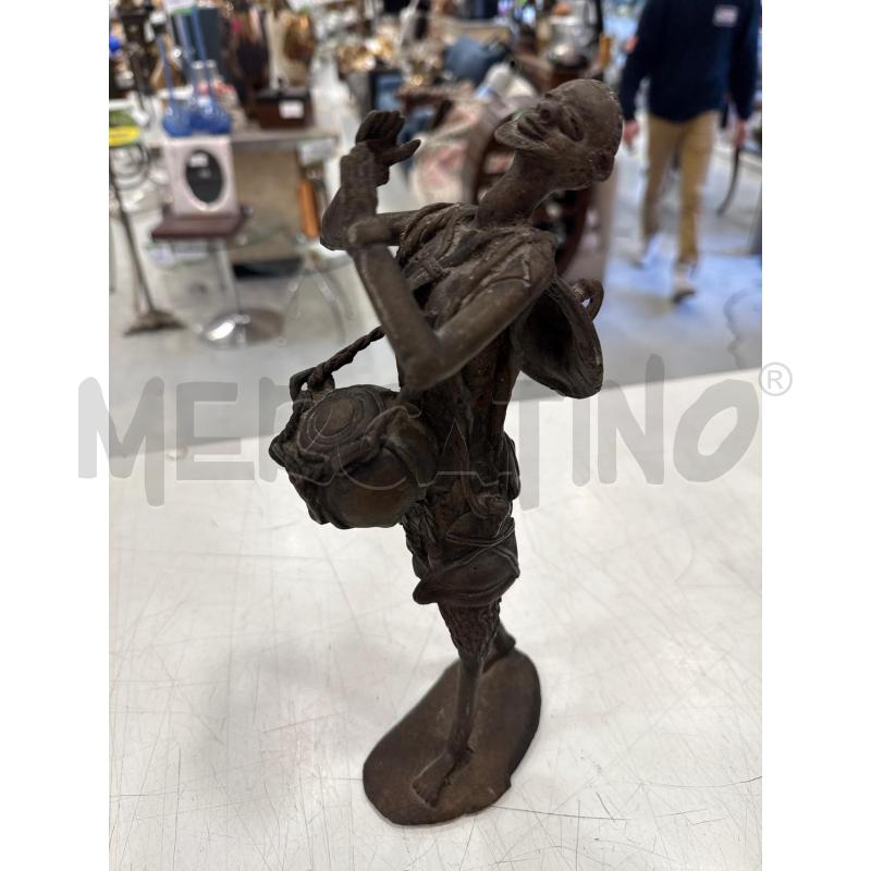 SCULTURA DOGON BRONZO UOMO CON CESTA | Mercatino dell'Usato Roma somalia 2
