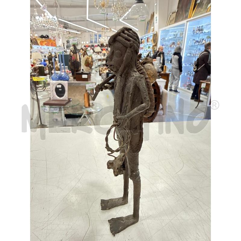 SCULTURA DOGON BRONZO UOMO CON FAGOTTO | Mercatino dell'Usato Roma somalia 2