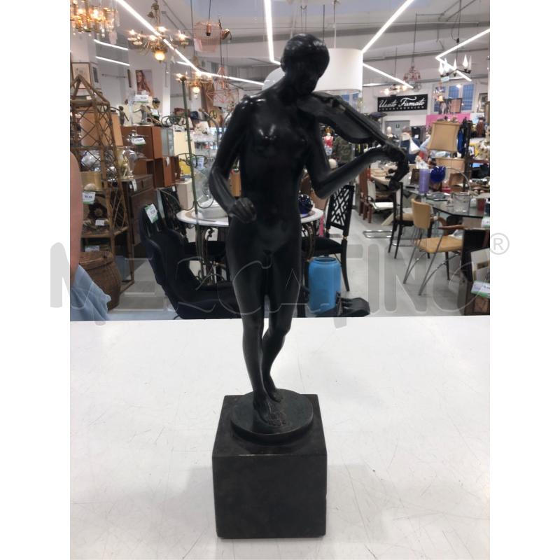 SCULTURA DONNA SUONATRICE DA RIV | Mercatino dell'Usato Roma somalia 1