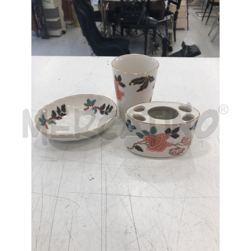 SET DA BAGNO FIORI OLD FOLEY 3PZ | Mercatino dell'Usato Roma somalia 1